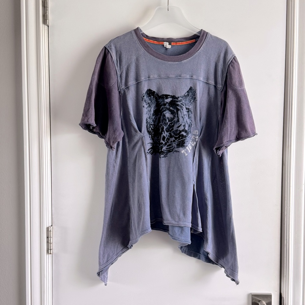 Free People Tiger shirt 30 on back